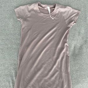 dusty pink lululemon shirt